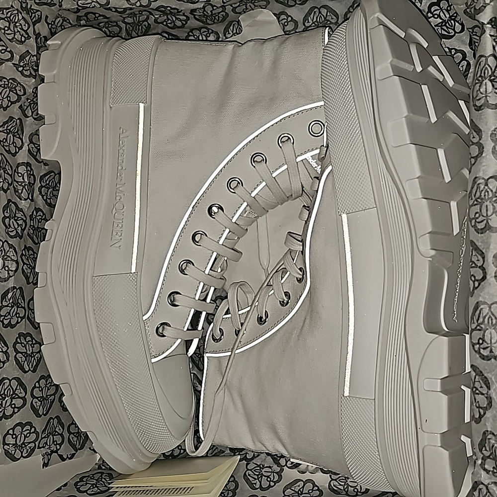 Brand New, Never Worn, Alexander McQueen Shoes, 45, White. Original Box